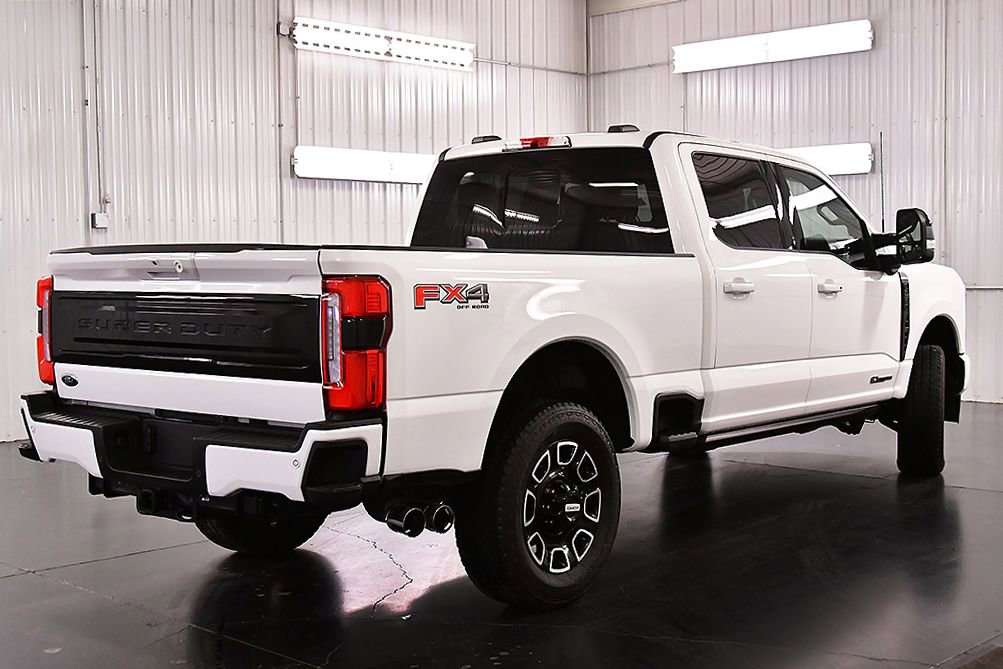 Used 2025 Ford F250 Platinum w/ FX4 Off-Road Package image 7