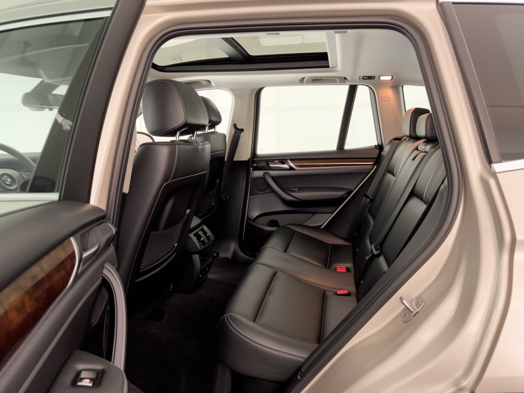 Used 2017 BMW X3 xDrive28i AWD/4WD image 25