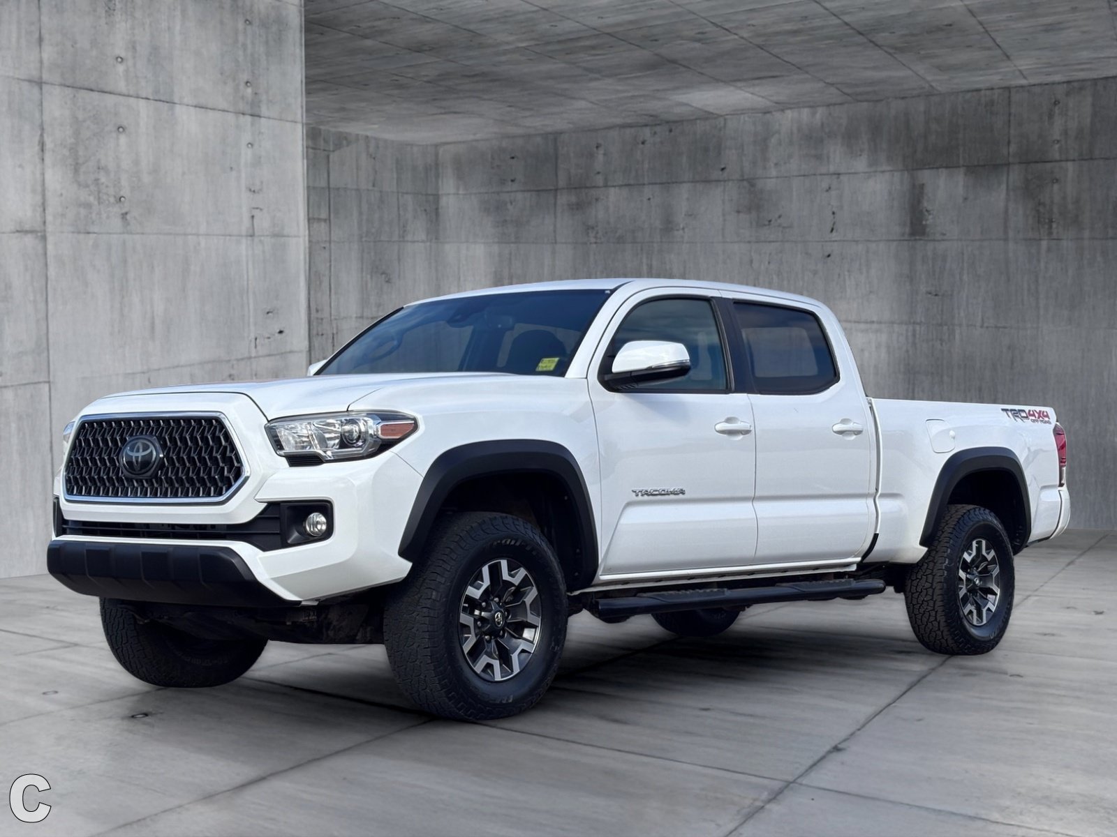 Used 2019 Toyota Tacoma TRD Off-Road w/ Technology Package AWD/4WD image 2