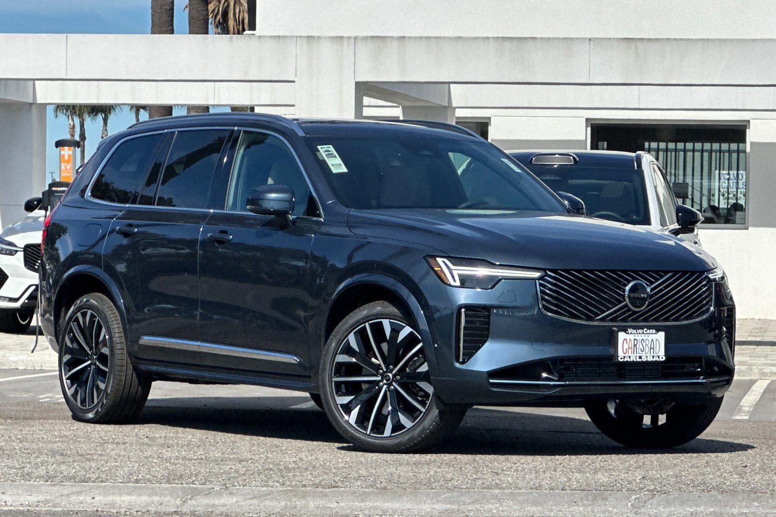 New 2026 Volvo XC90 T8 Plus AWD/4WD image 2