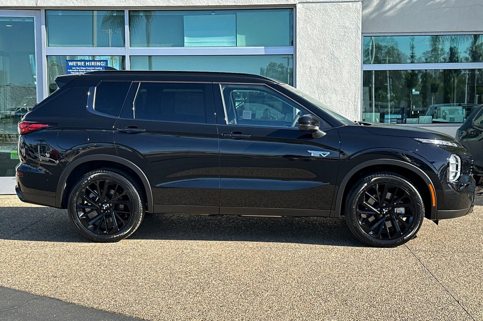 New 2025 Mitsubishi Outlander SEL image 3