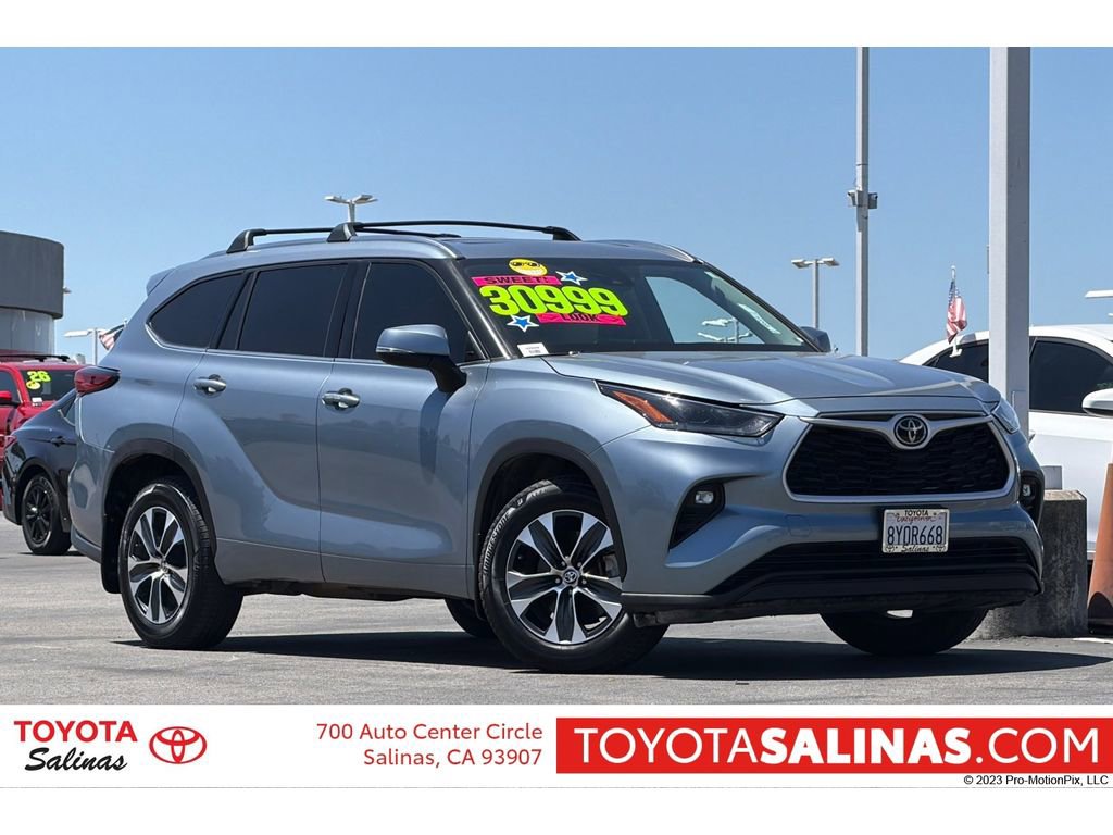 Certified 2021 Toyota Highlander XLE AWD/4WD image 1