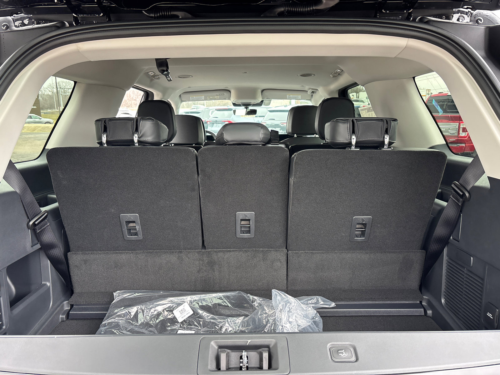New 2026 Lincoln Navigator Premiere AWD/4WD image 9