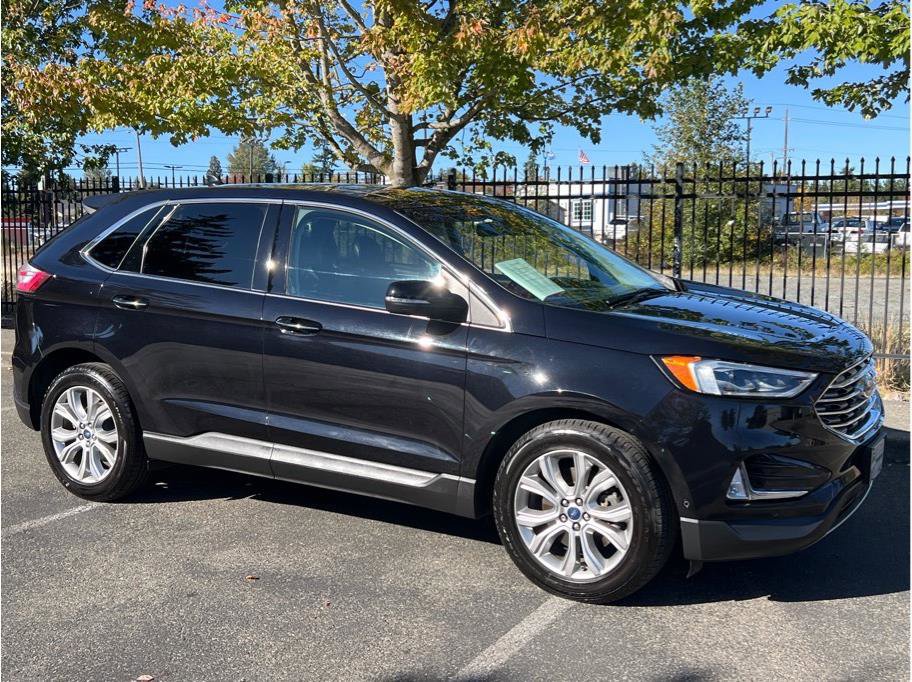 Used 2019 Ford Edge Titanium w/ Equipment Group 301A image 3