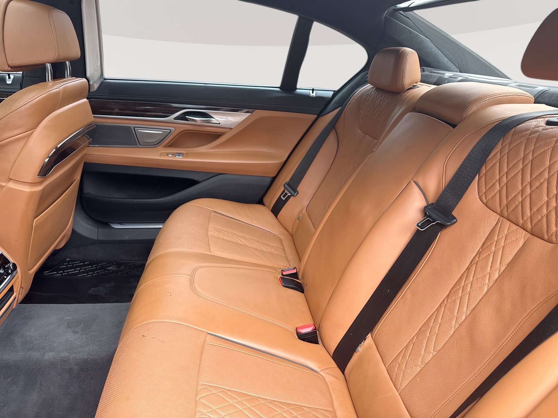Used 2018 BMW 750i xDrive AWD/4WD image 26