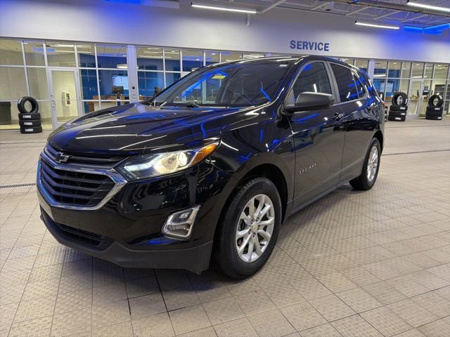 Used 2020 Chevrolet Equinox LS w/ LS Convenience Package image 2