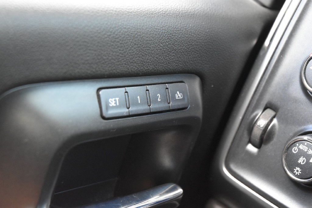 Used 2016 Chevrolet Silverado 1500 LTZ Z71 AWD/4WD image 28