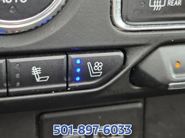 Used 2024 GMC Yukon AT4 AWD/4WD image 24