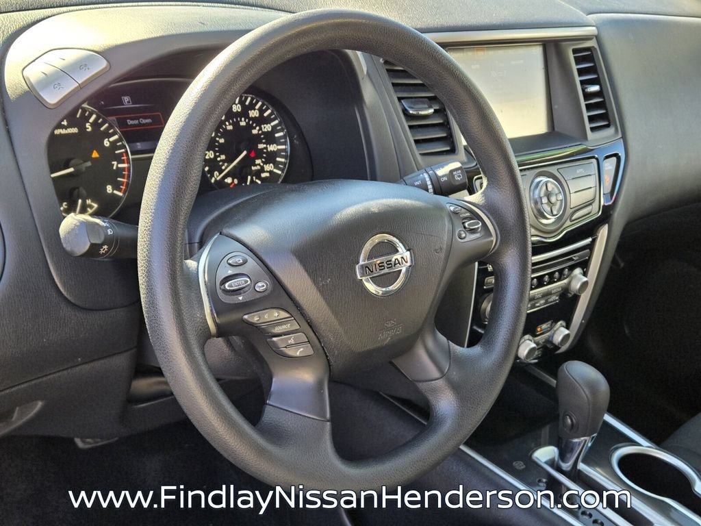 Used 2020 Nissan Pathfinder S FWD image 23