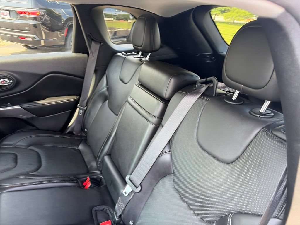 Used 2019 Jeep Cherokee Limited AWD/4WD image 22