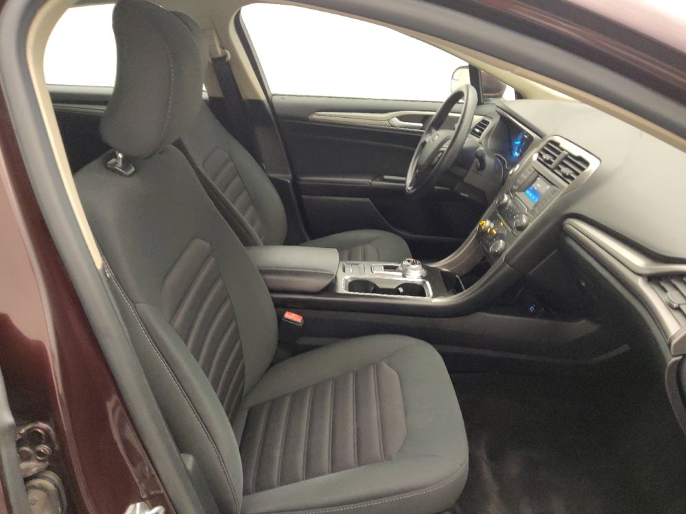 Used 2018 Ford Fusion SE FWD image 21