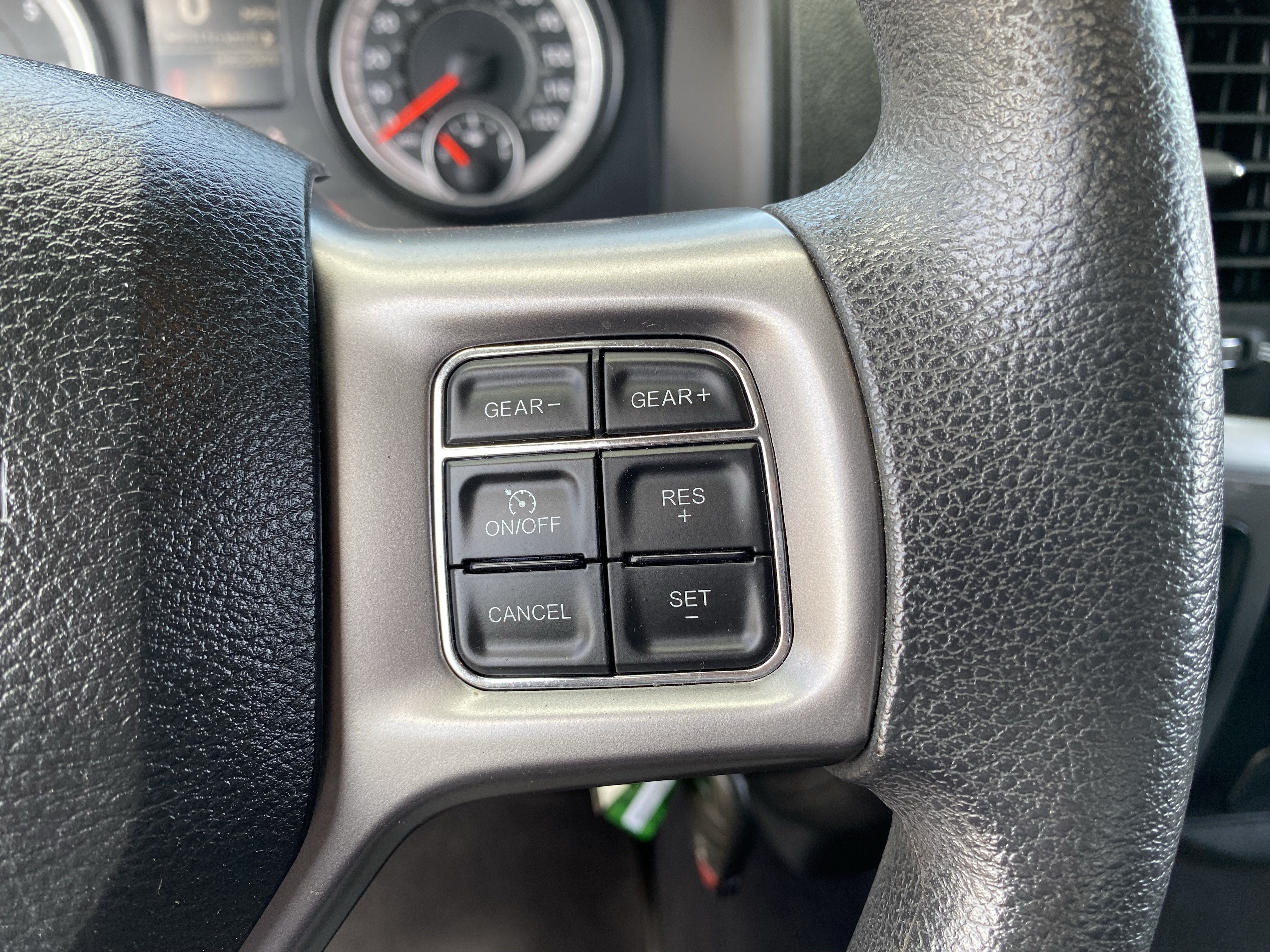 Used 2022 RAM 1500 Classic SLT RWD image 28