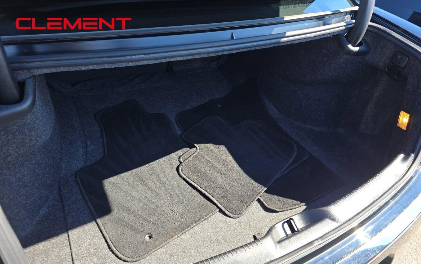 Used 2021 Chrysler 300 Touring image 22