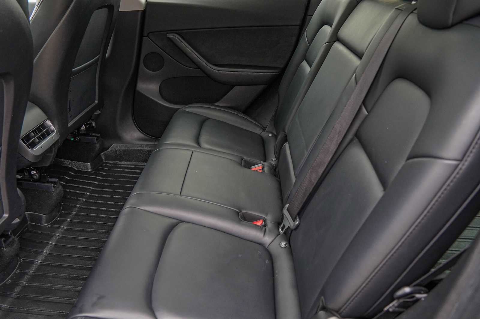 Used 2021 Tesla Model Y Long Range image 26