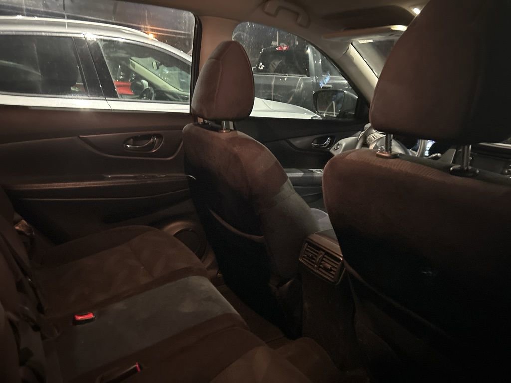 Used 2016 Nissan Rogue S image 9