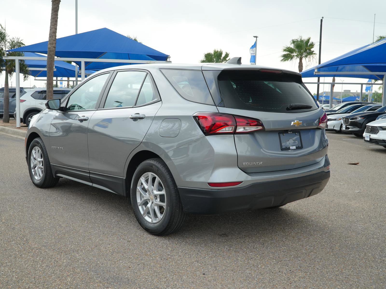Used 2023 Chevrolet Equinox LS FWD image 7