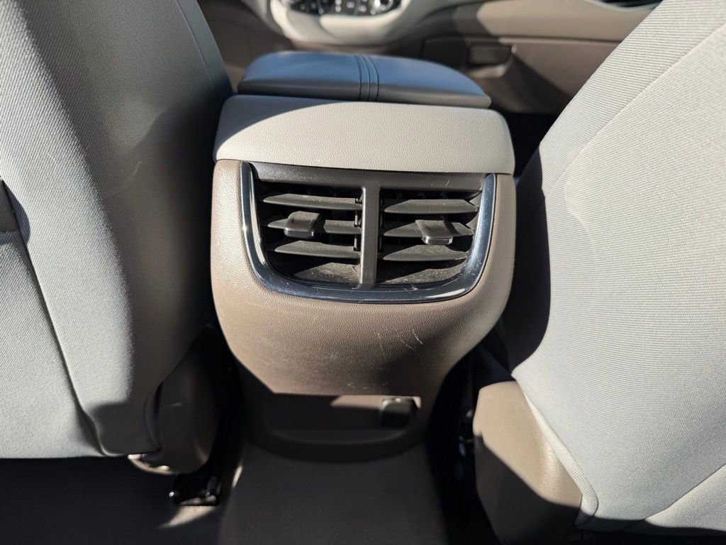 Used 2022 Chevrolet Malibu LT image 27