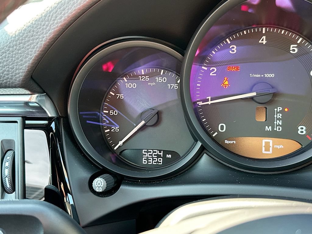 Certified 2026 Porsche Macan AWD/4WD image 13