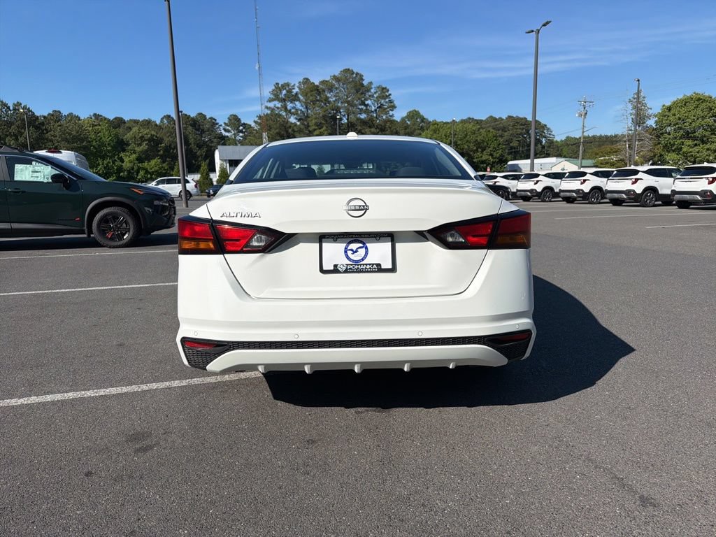 Used 2025 Nissan Altima 2.5 SV FWD image 10