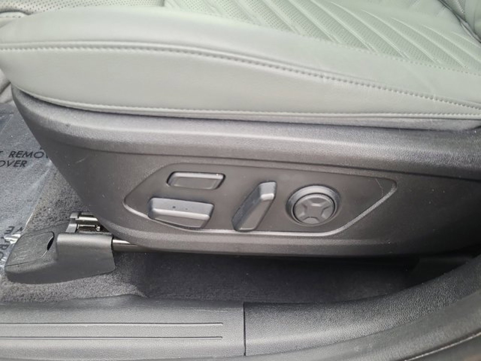 Used 2024 Kia Sorento SX Prestige w/ Sage Leather Package image 12