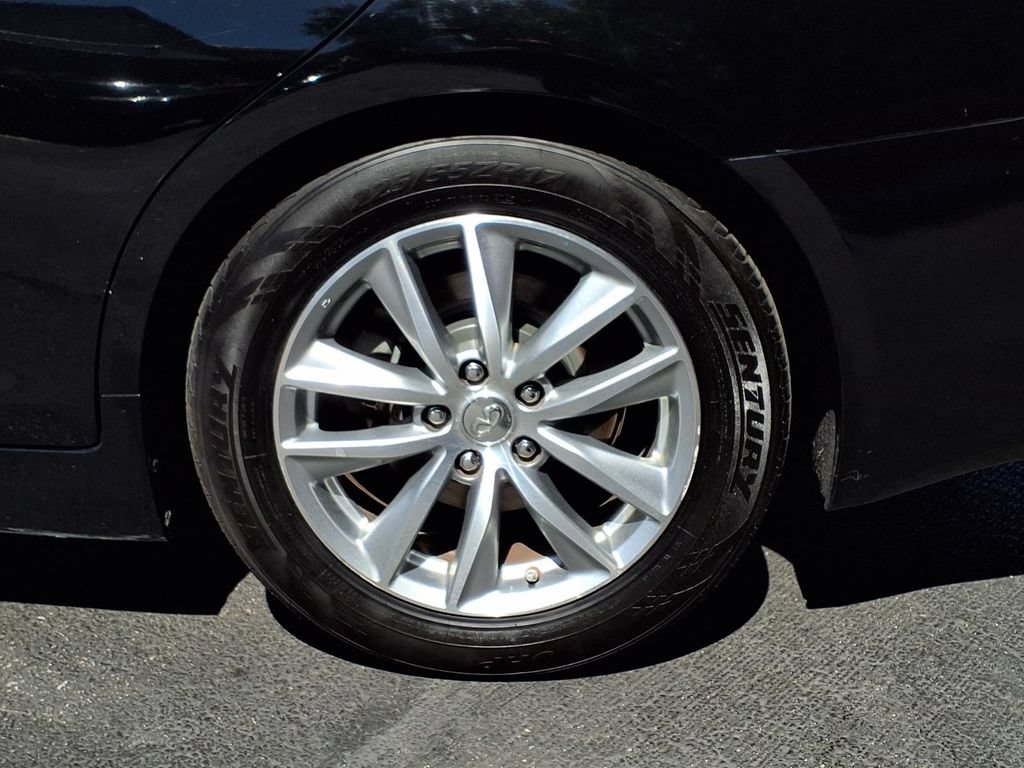 Used 2015 INFINITI Q50 Premium w/ Navigation Package RWD image 3