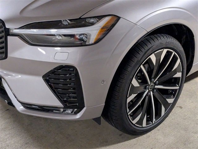New 2026 Volvo XC60 B5 Ultra w/ Climate Package PRO image 9