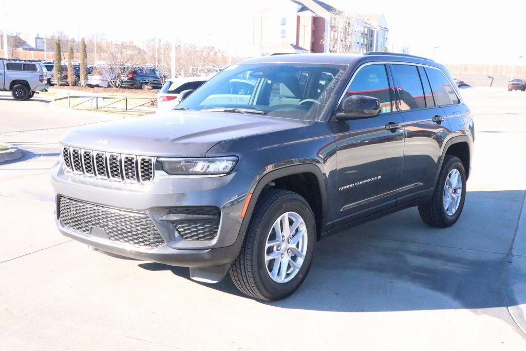 New 2025 Jeep Grand Cherokee Laredo X w/ Luxury Tech Group I RWD image 10