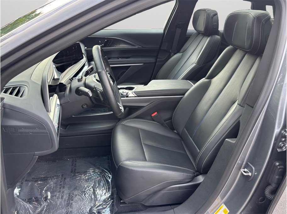 Used 2023 Cadillac Lyriq 2WD Luxury image 2