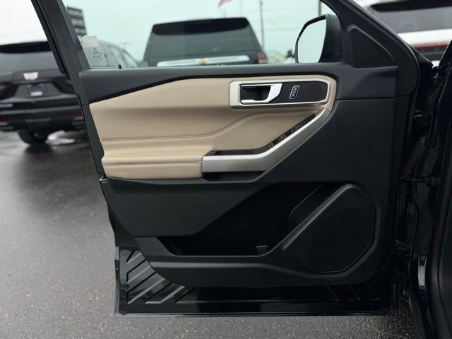 Certified 2024 Ford Explorer XLT AWD/4WD image 10