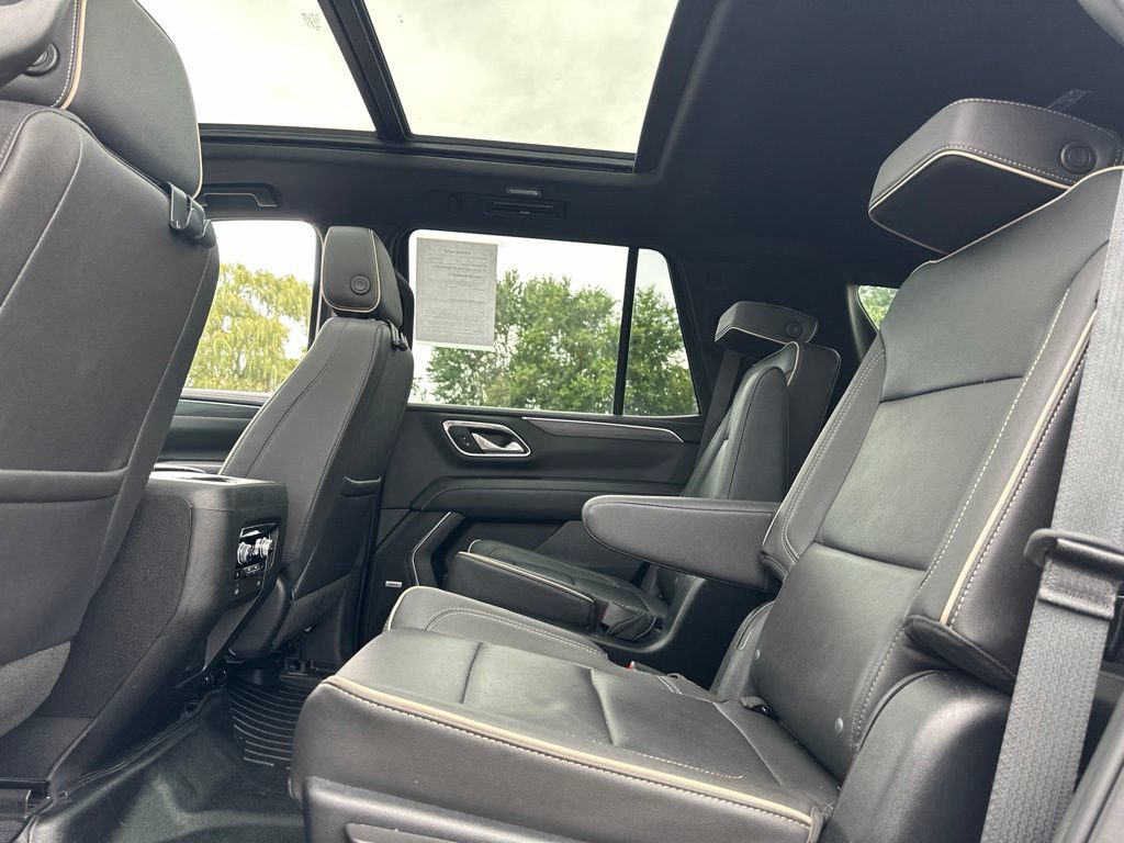 Used 2023 GMC Yukon SLT w/ SLT Premium Package AWD/4WD image 42