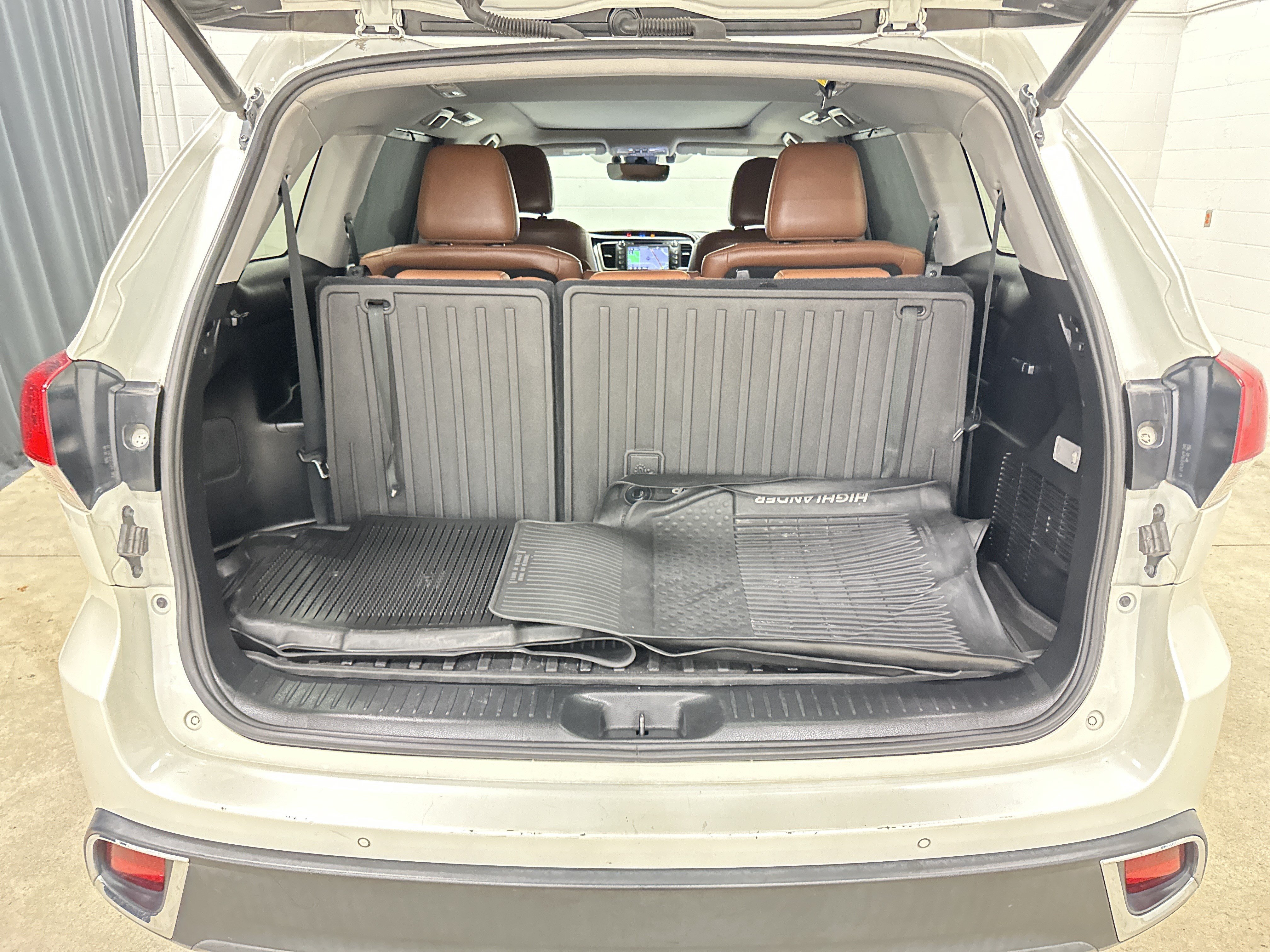 Used 2019 Toyota Highlander Limited Platinum AWD/4WD image 33