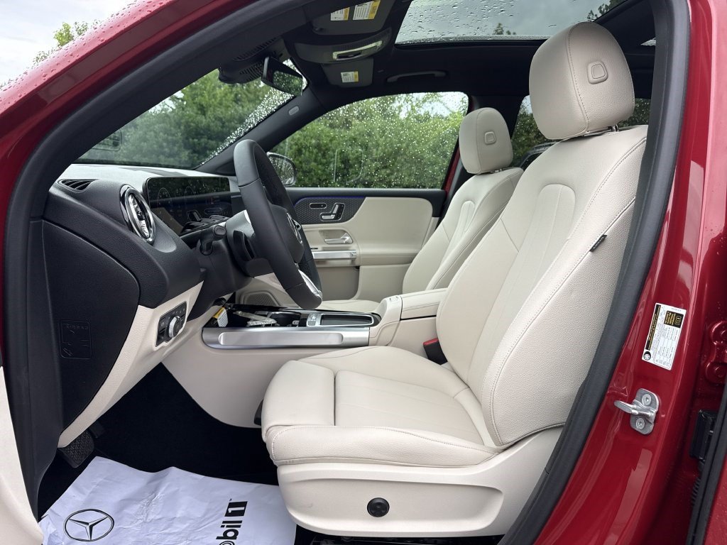 Certified 2025 Mercedes-Benz GLB 250 image 11