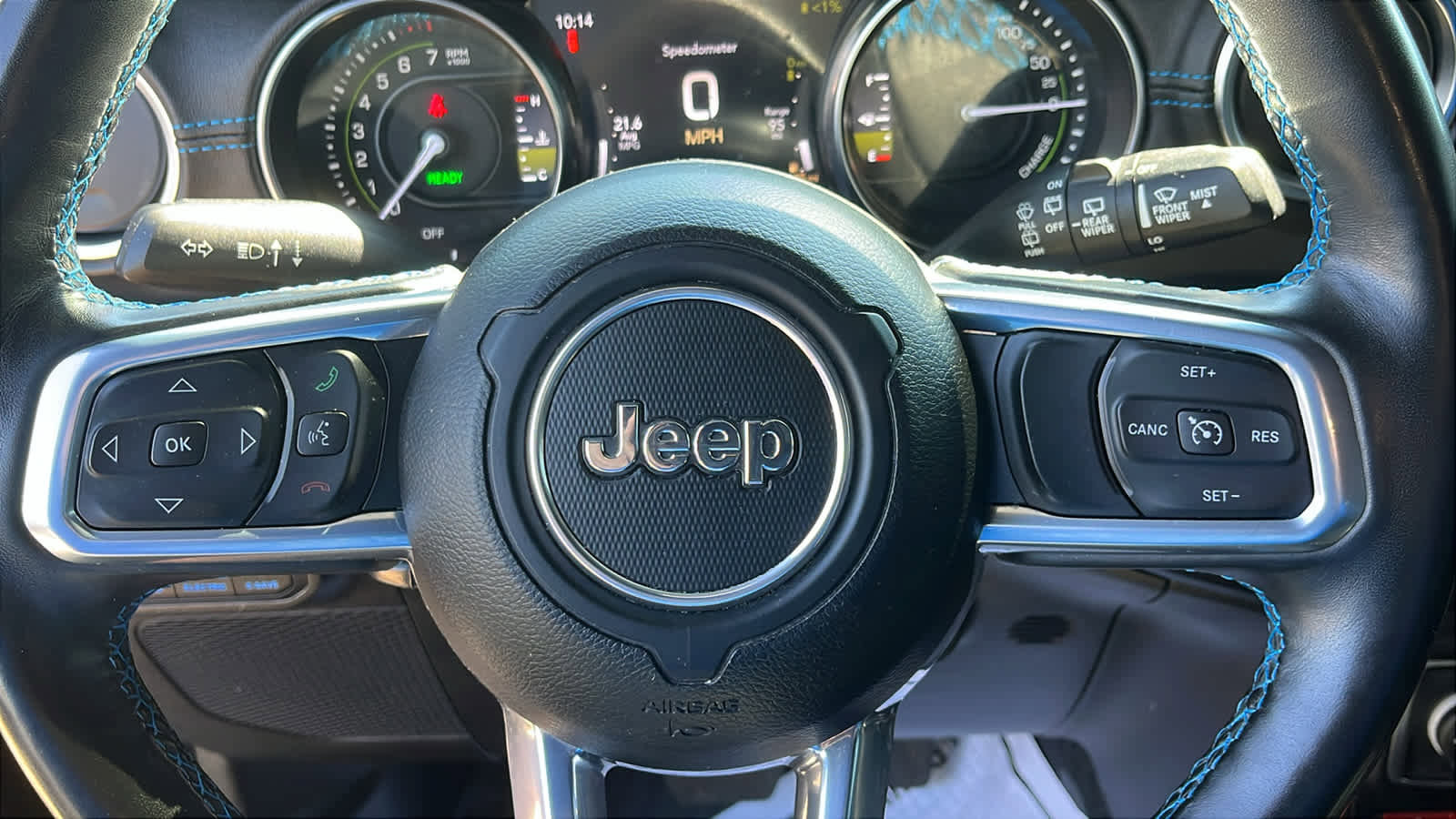 Used 2022 Jeep Wrangler Unlimited Rubicon 4xe w/ Cold Weather Group AWD/4WD image 12