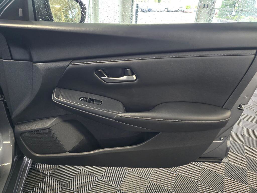 Used 2024 Nissan Sentra SV FWD image 42