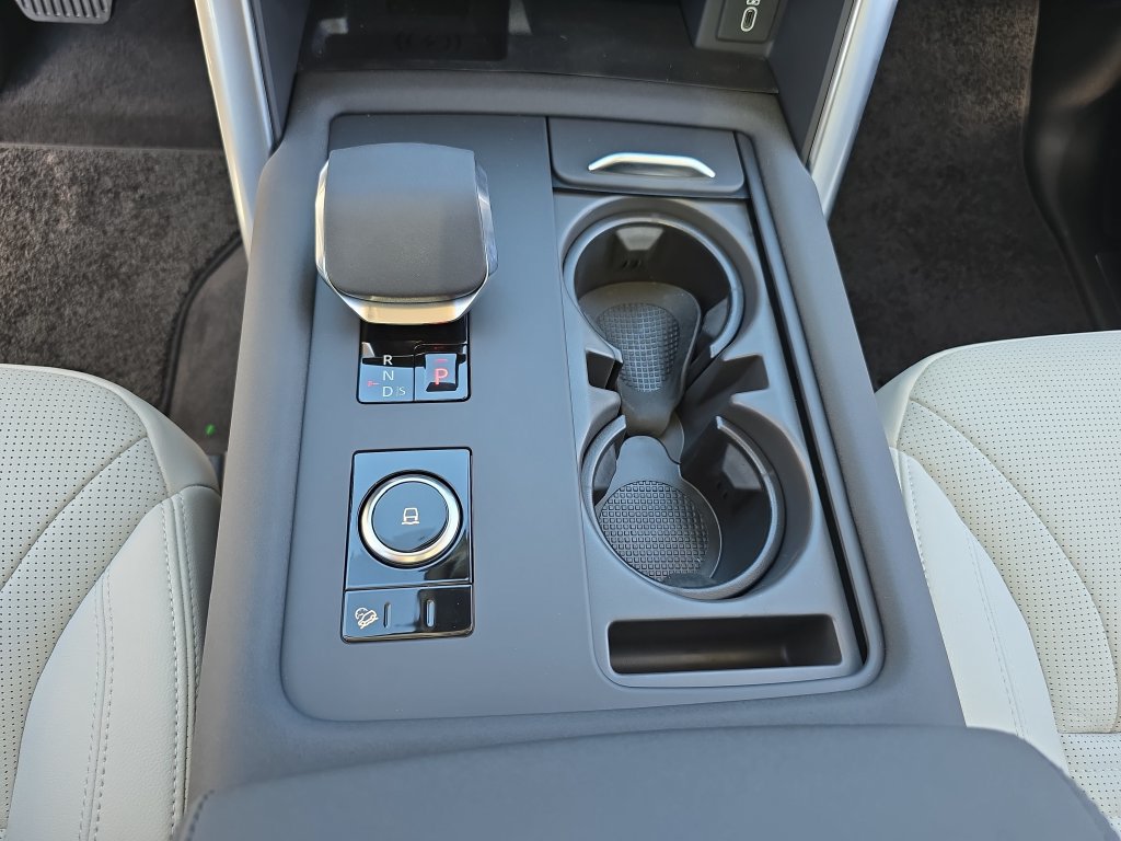 New 2026 Land Rover Discovery S AWD/4WD image 27