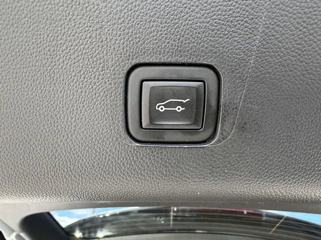 Used 2023 Chevrolet Traverse LT image 19