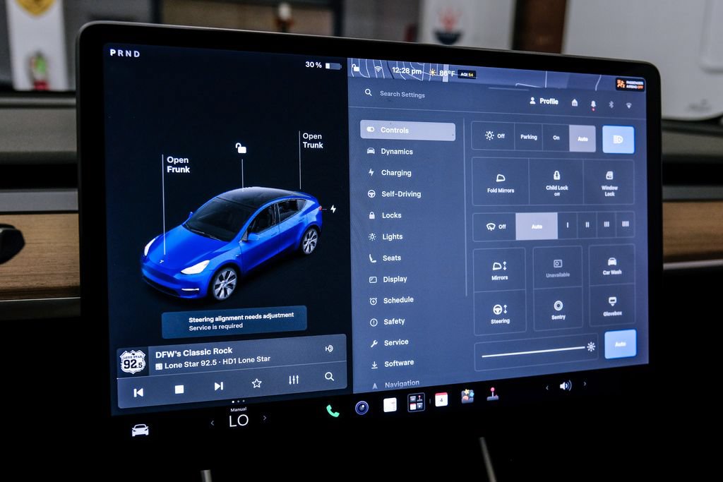 Used 2021 Tesla Model Y Long Range AWD/4WD image 28