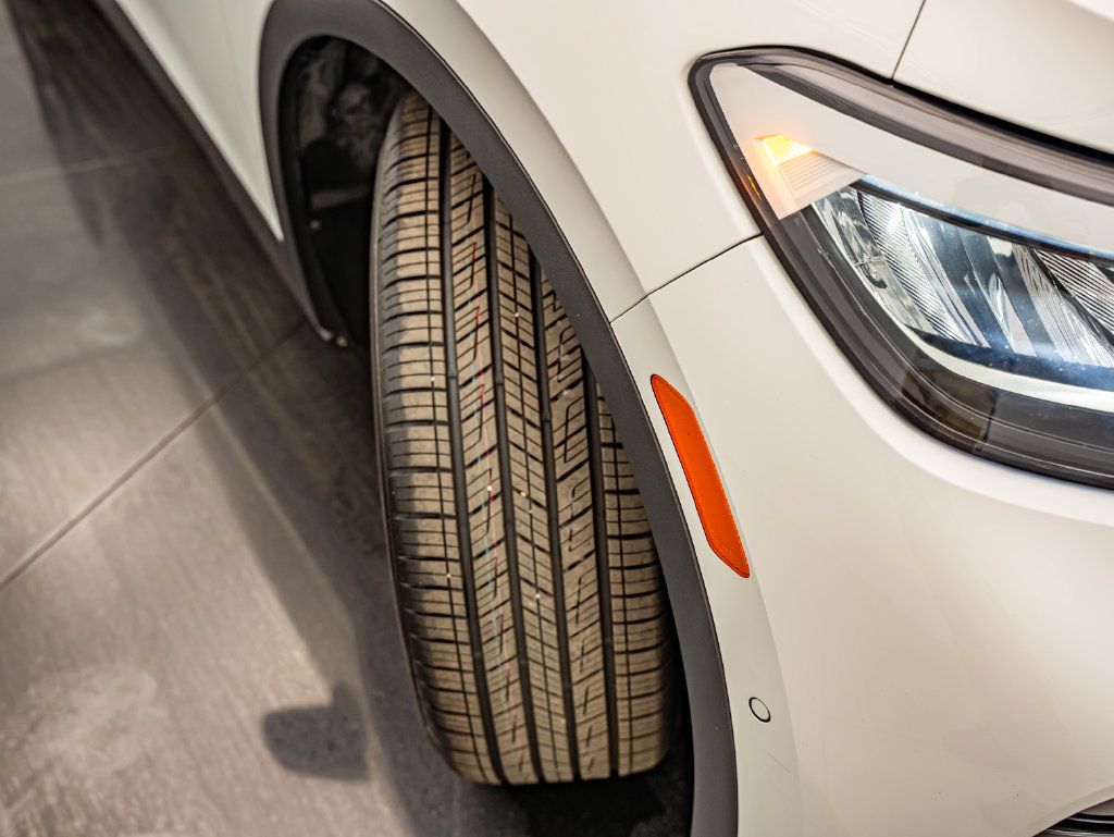 Used 2023 Volkswagen ID.4 2WD image 49