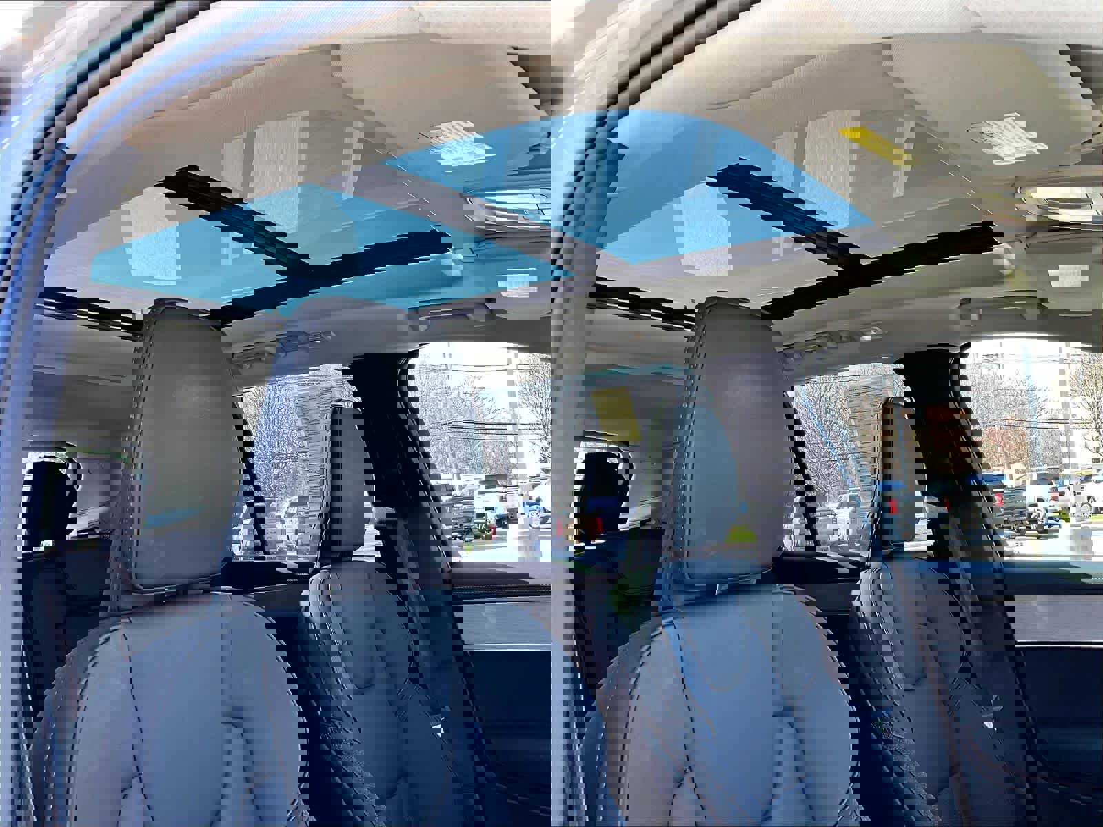 Used 2025 Volvo XC90 B6 Plus image 23