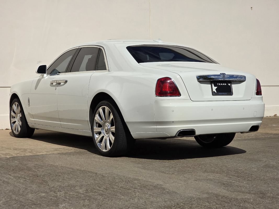 Used 2016 Rolls-Royce Ghost RWD image 4