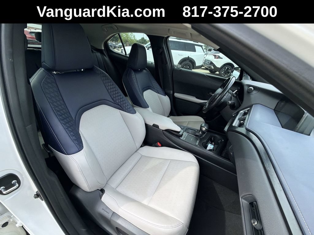 Used 2019 Lexus UX 200 w/ Accessory Package 2 FWD image 28