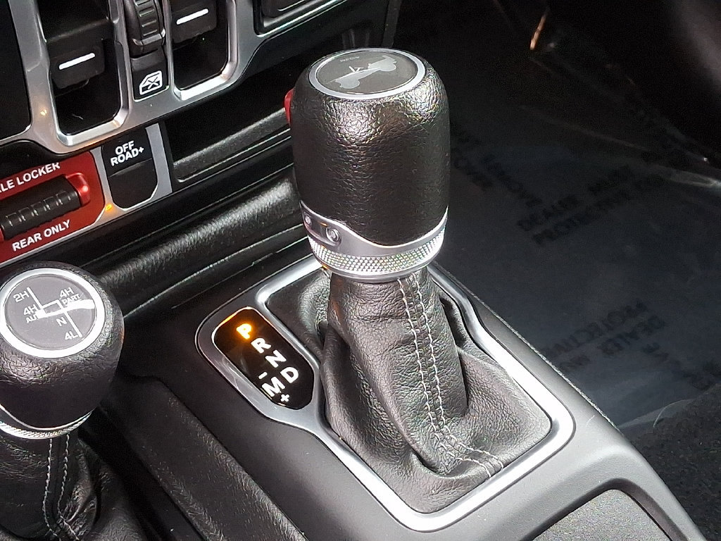 Used 2024 Jeep Wrangler Unlimited AWD/4WD image 14