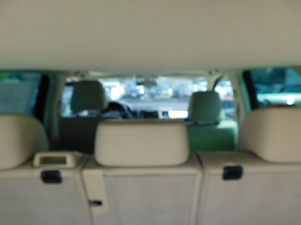 Used 2013 Volkswagen Touareg Sport image 18