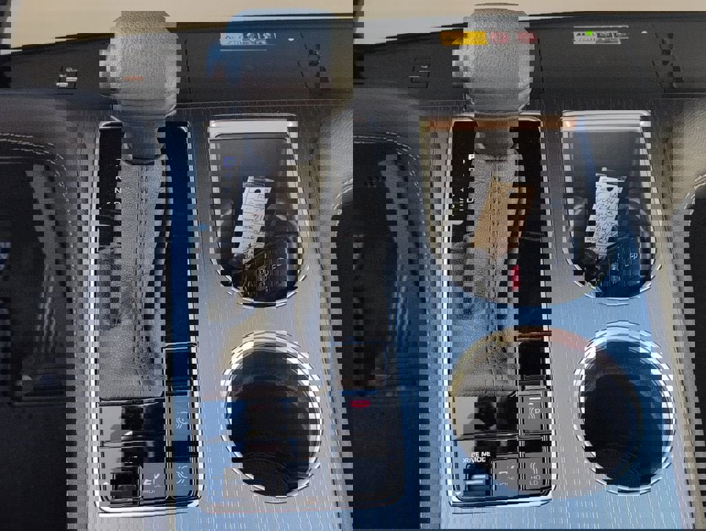 Used 2025 Toyota Sienna LE w/ LE Plus Package image 21