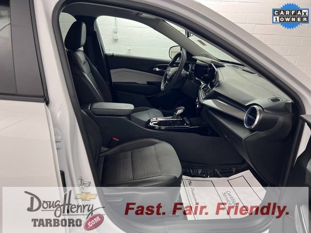 Used 2025 Chevrolet Trax LT FWD image 39