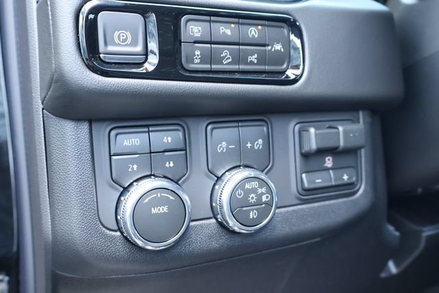 New 2026 GMC Yukon XL Elevation AWD/4WD image 25