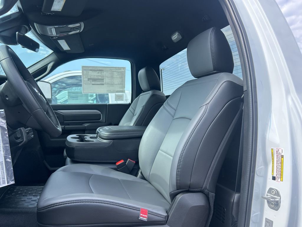 New 2026 RAM 5500 Tradesman AWD/4WD image 3