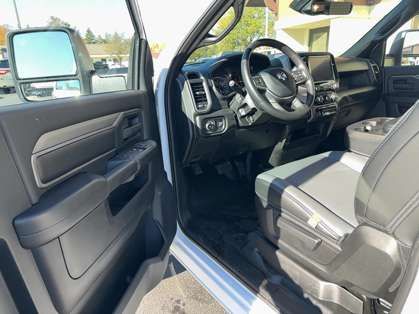 New 2026 RAM 5500 Tradesman w/ Chrome Appearance Group AWD/4WD image 13
