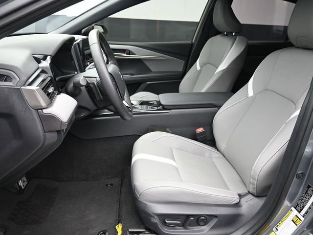 Used 2025 Toyota Camry SE w/ Convenience Package image 26