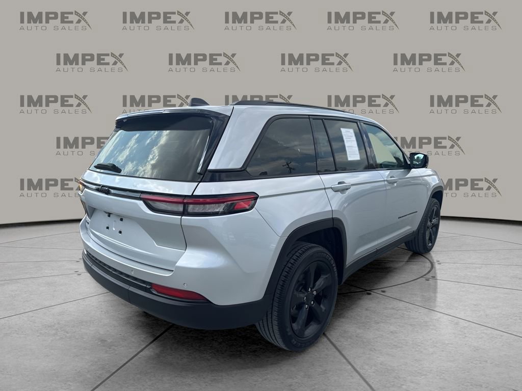 Used 2024 Jeep Grand Cherokee Altitude image 5